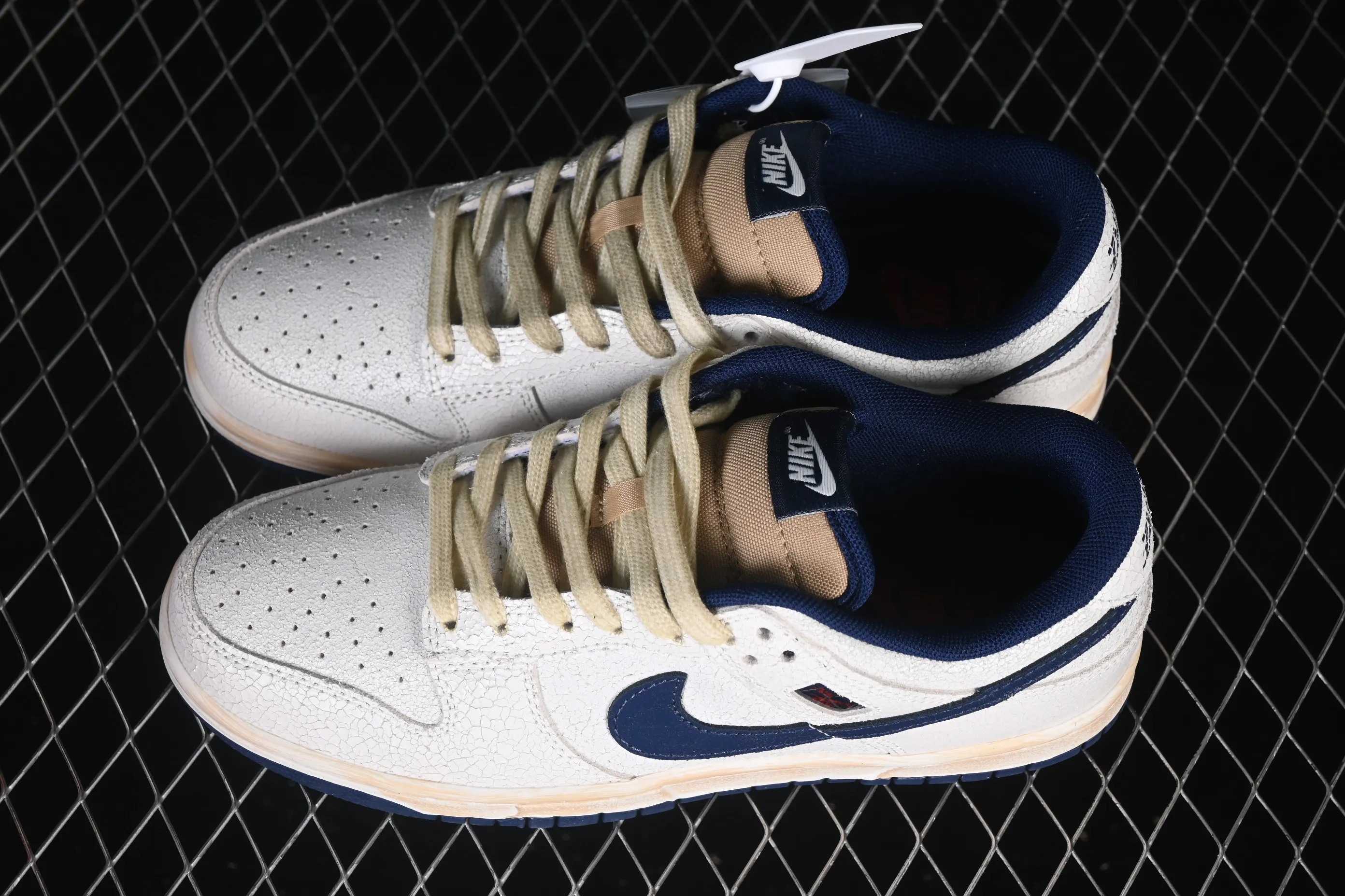 All Categories Nk SB Dunk Series Nk SB Dunk Low Low-top sneakers Stranger Things x Nike SB Dunk Low Stranger Things SB low-top casual sneakers IH6766-001